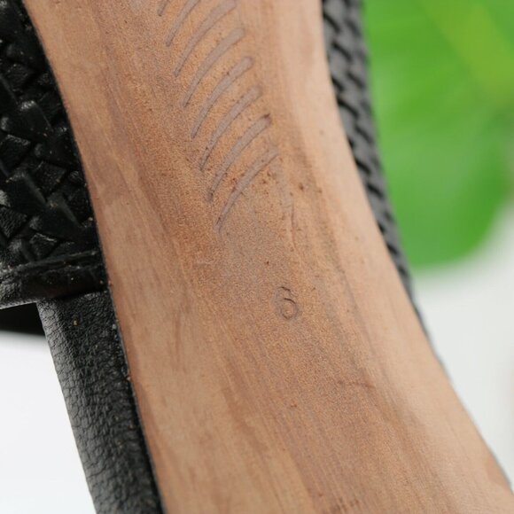 Page Womens Epic Mule Pump Size 6 Black Leather Woven Kitten Heel Pointed SlipOn - Picture 12 of 12